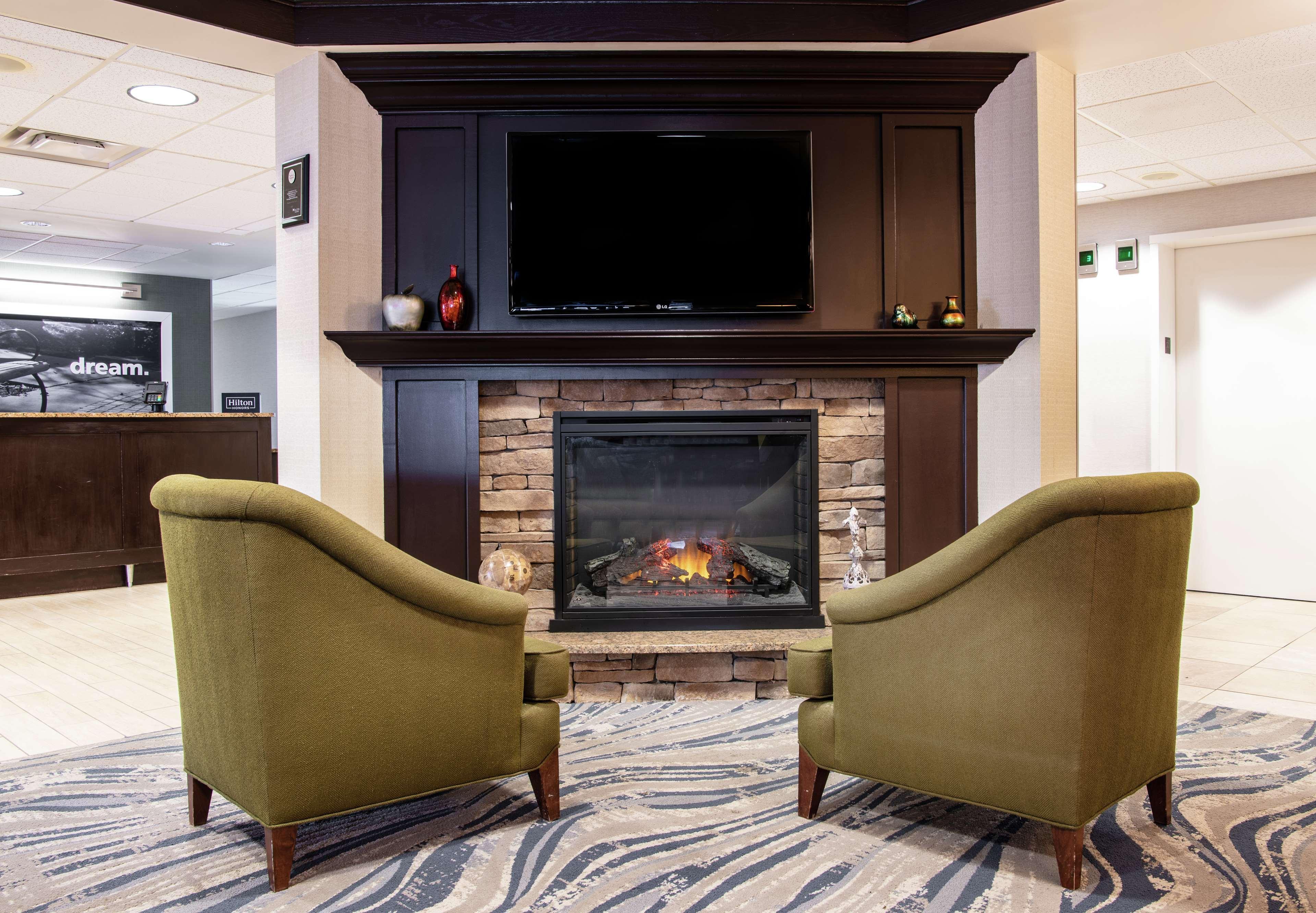 Hampton Inn Erie-South Kearsarge Exterior photo
