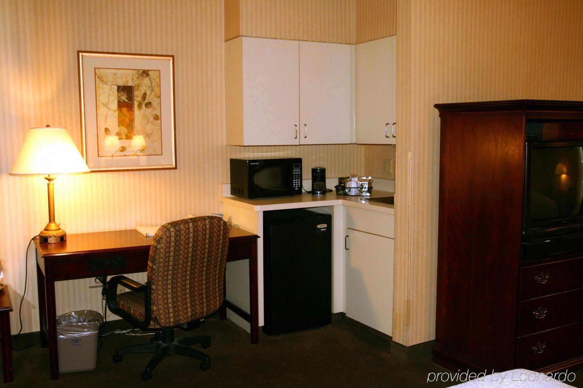 Hampton Inn Erie-South Kearsarge Room photo
